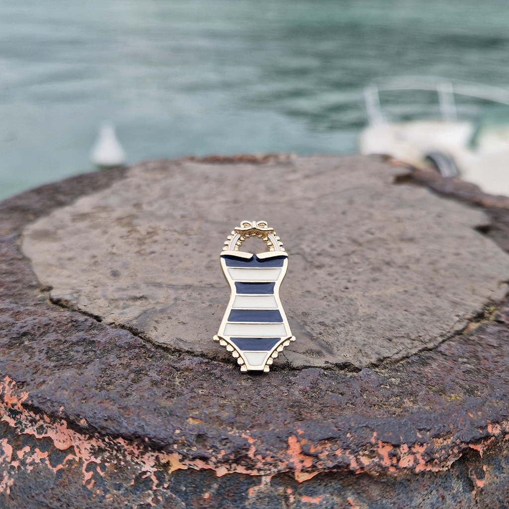Pin's maillot de bain rayé