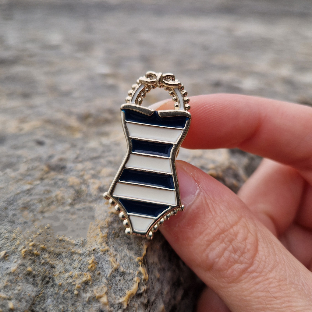 Pin's maillot de bain rayé