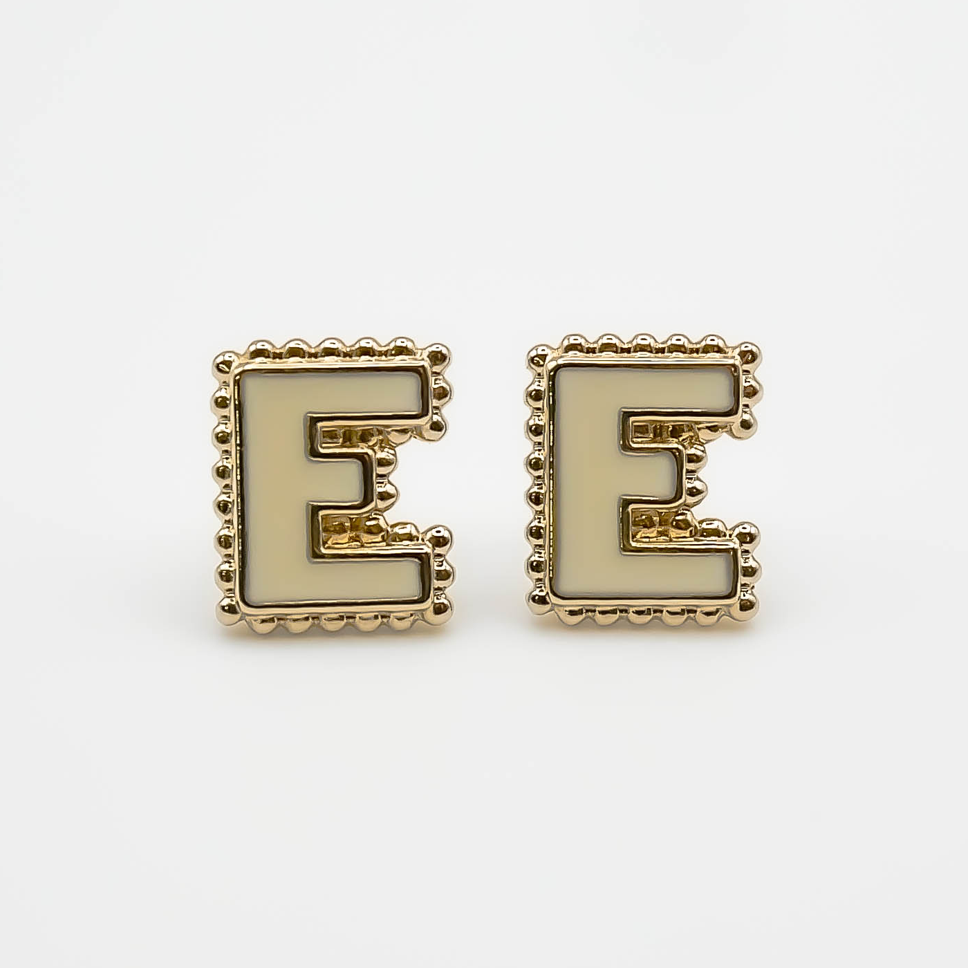 Boucles d'oreilles puce E