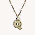 Collier Q