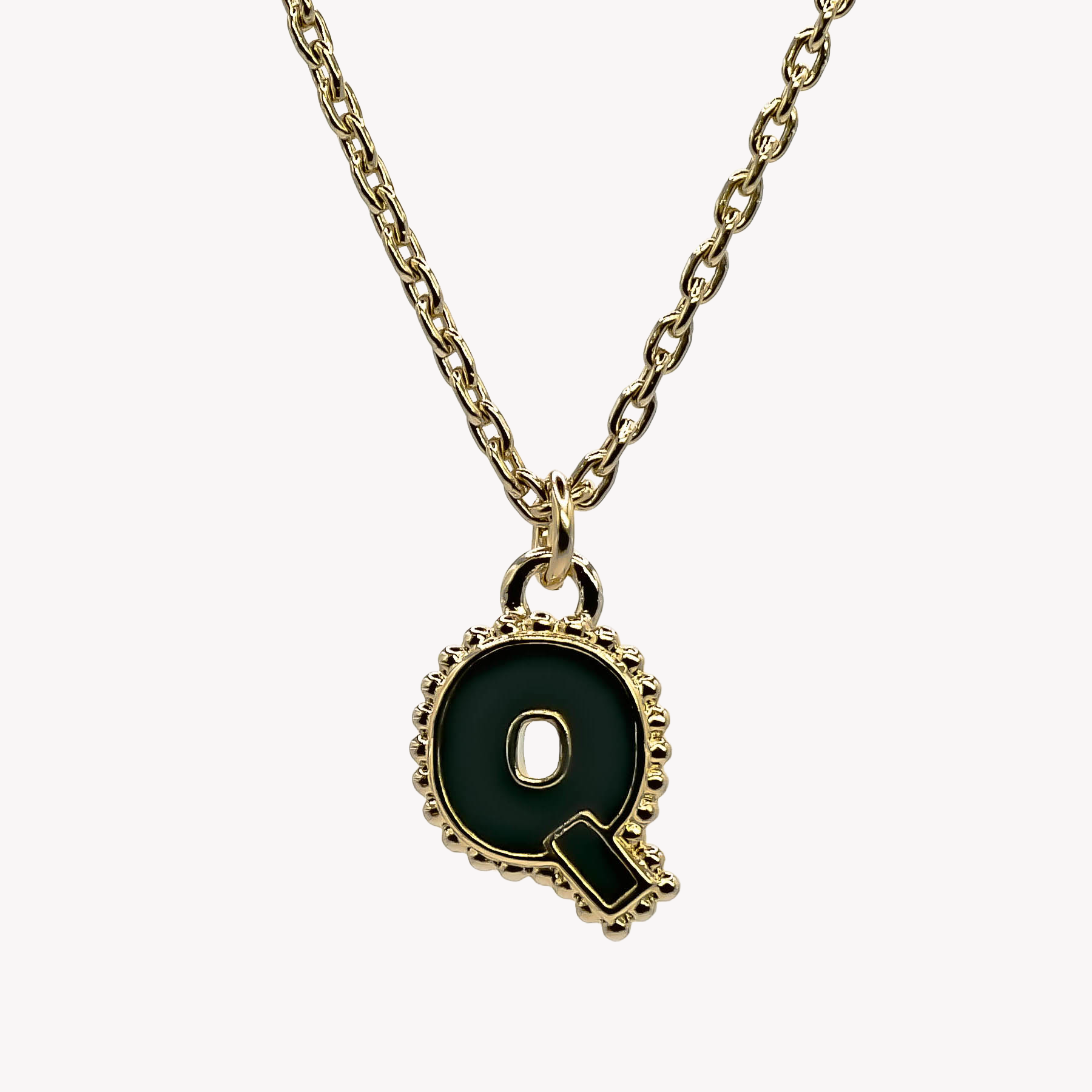 Collier Q