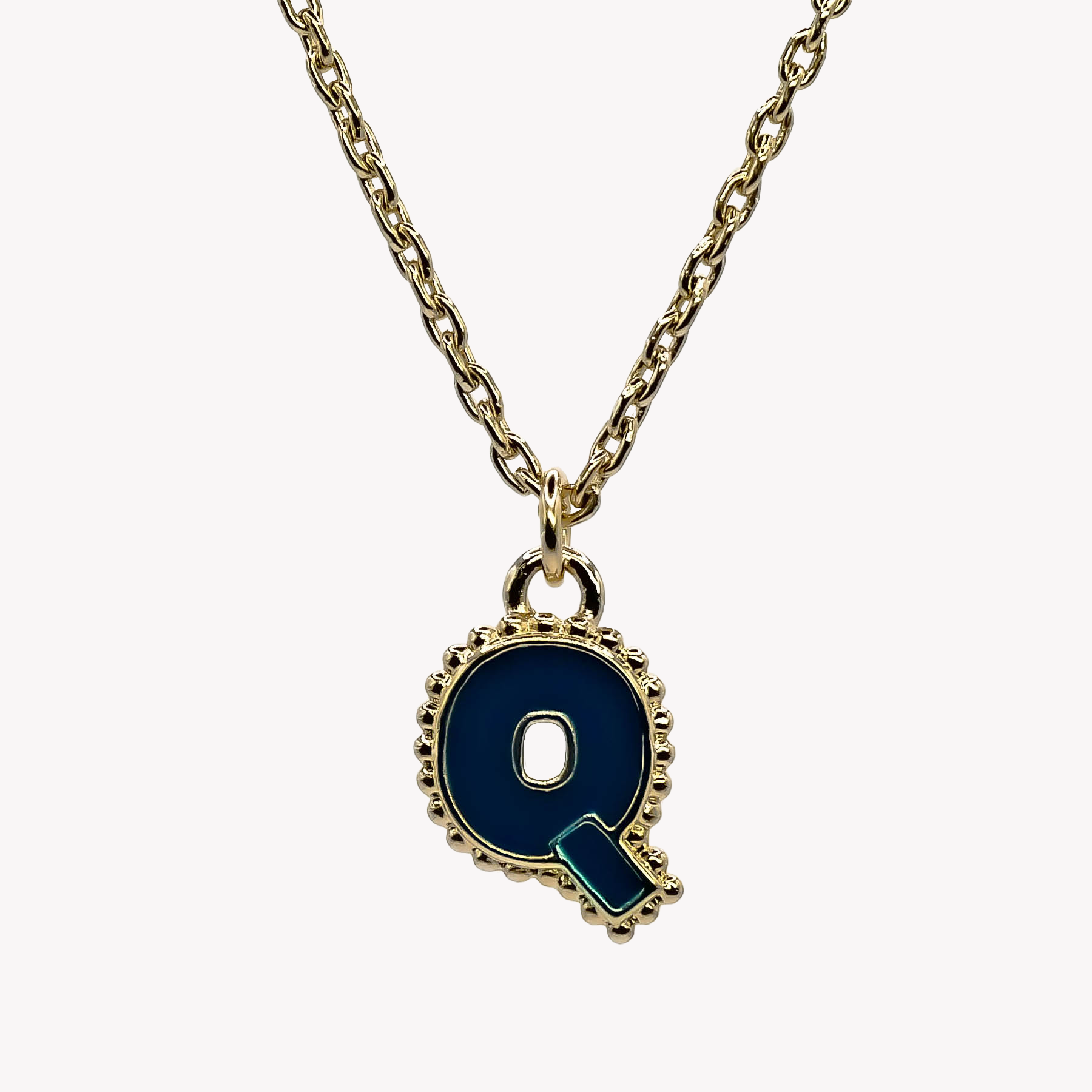 Collier Q