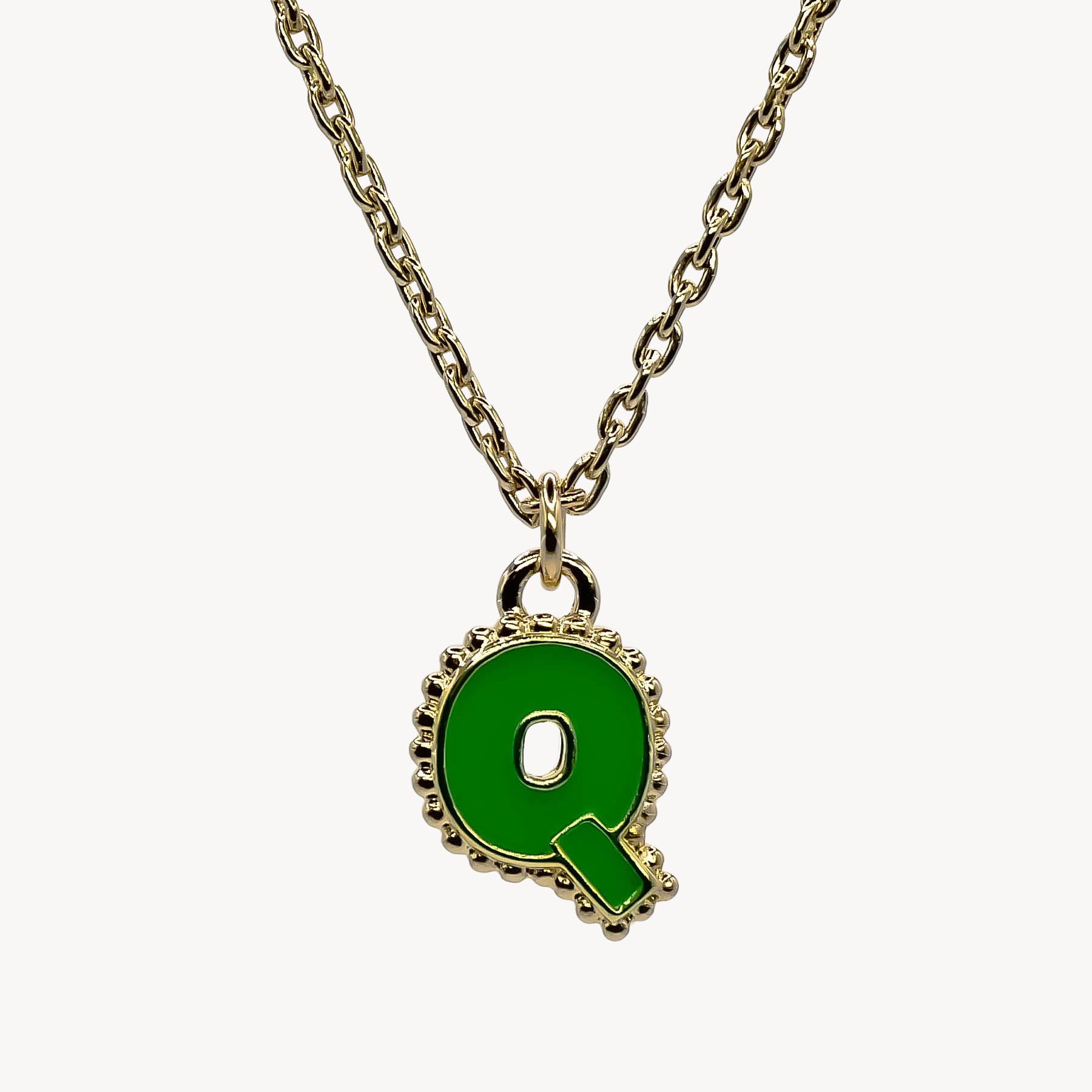 Collier Q