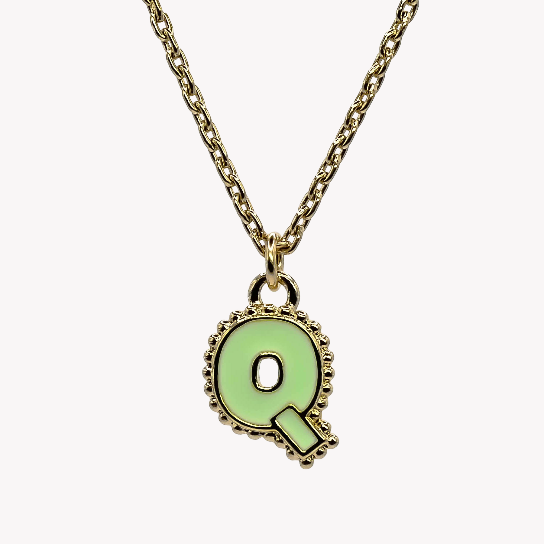 Collier Q