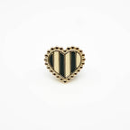 Pin's cœur rayé