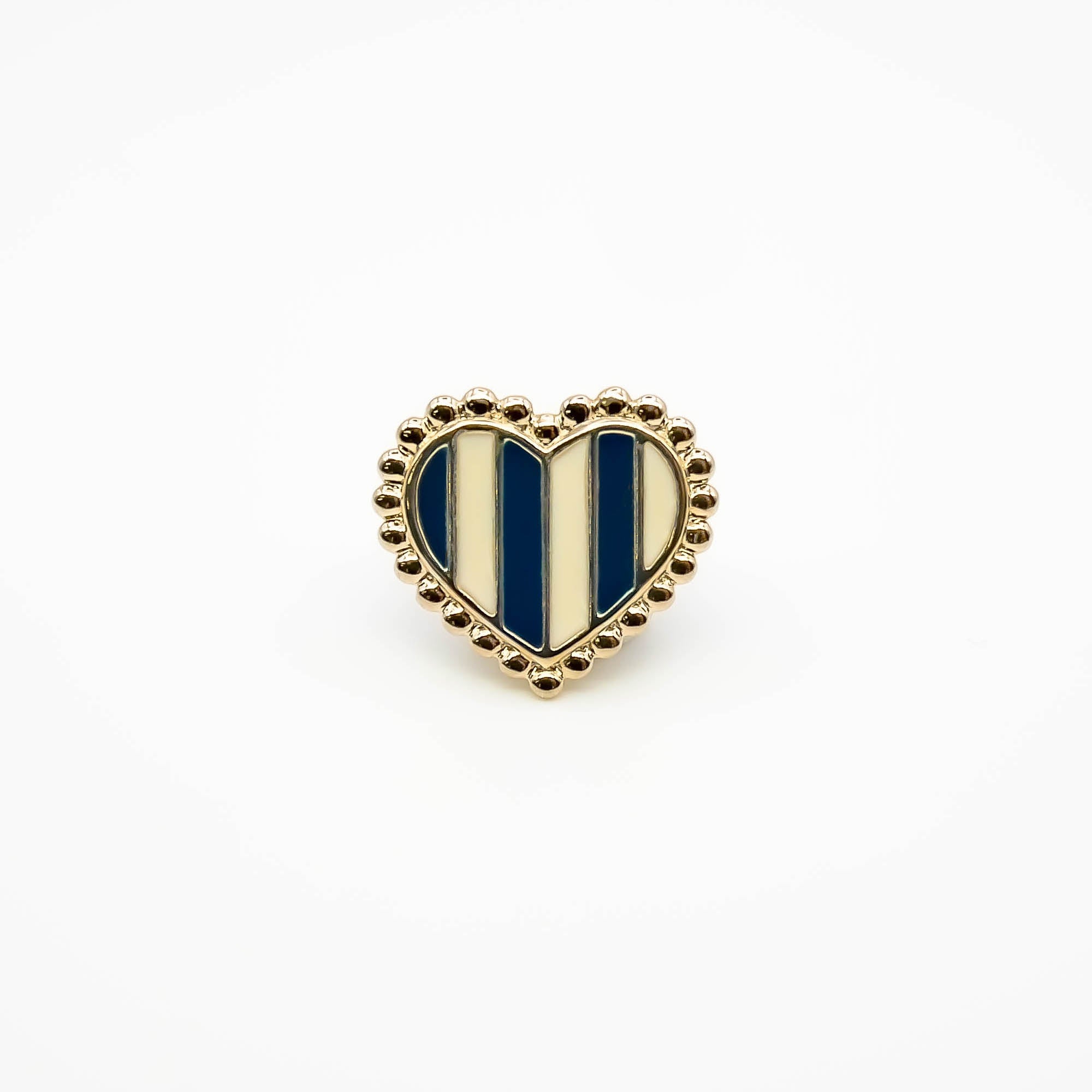 Pin's cœur rayé