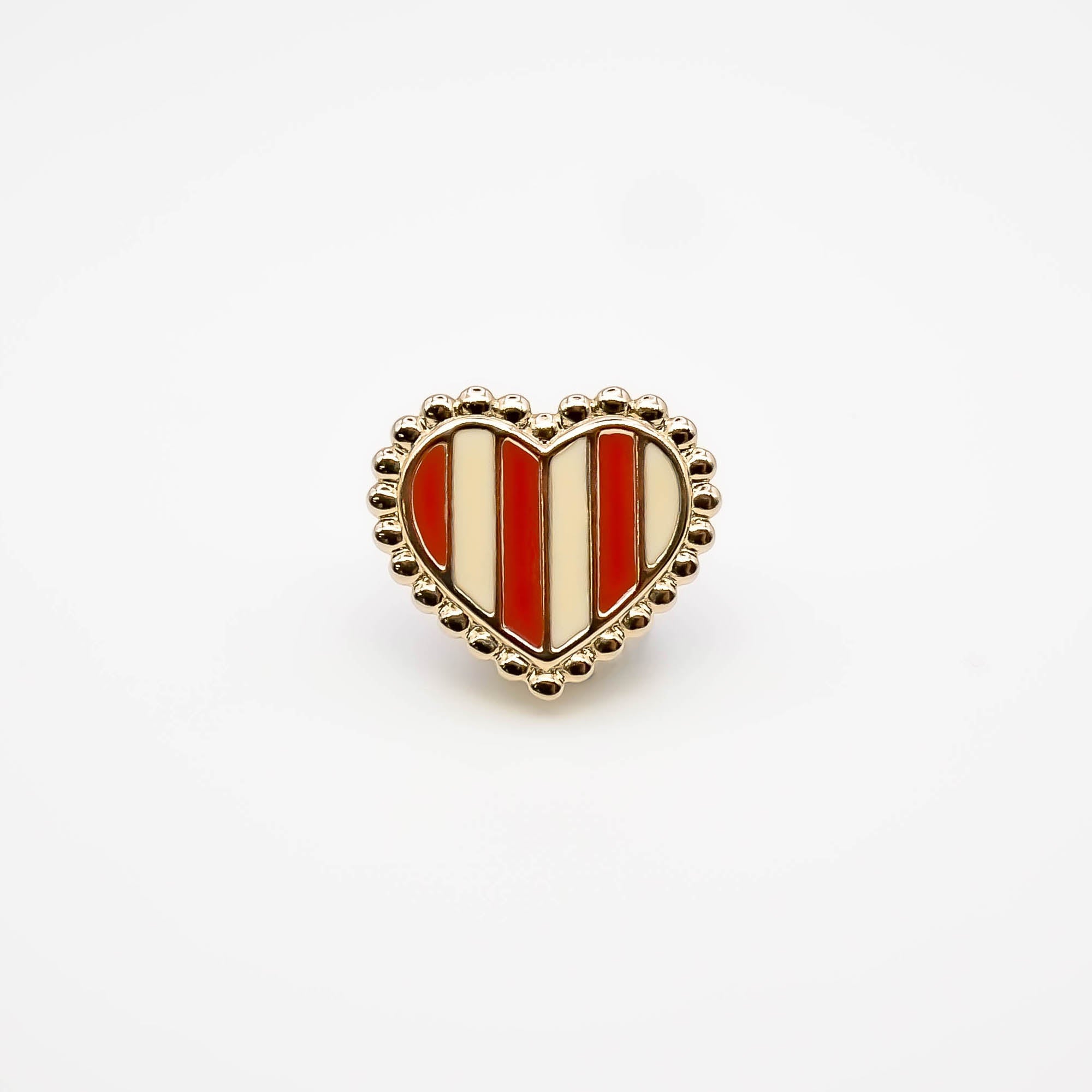 Pin's cœur rayé