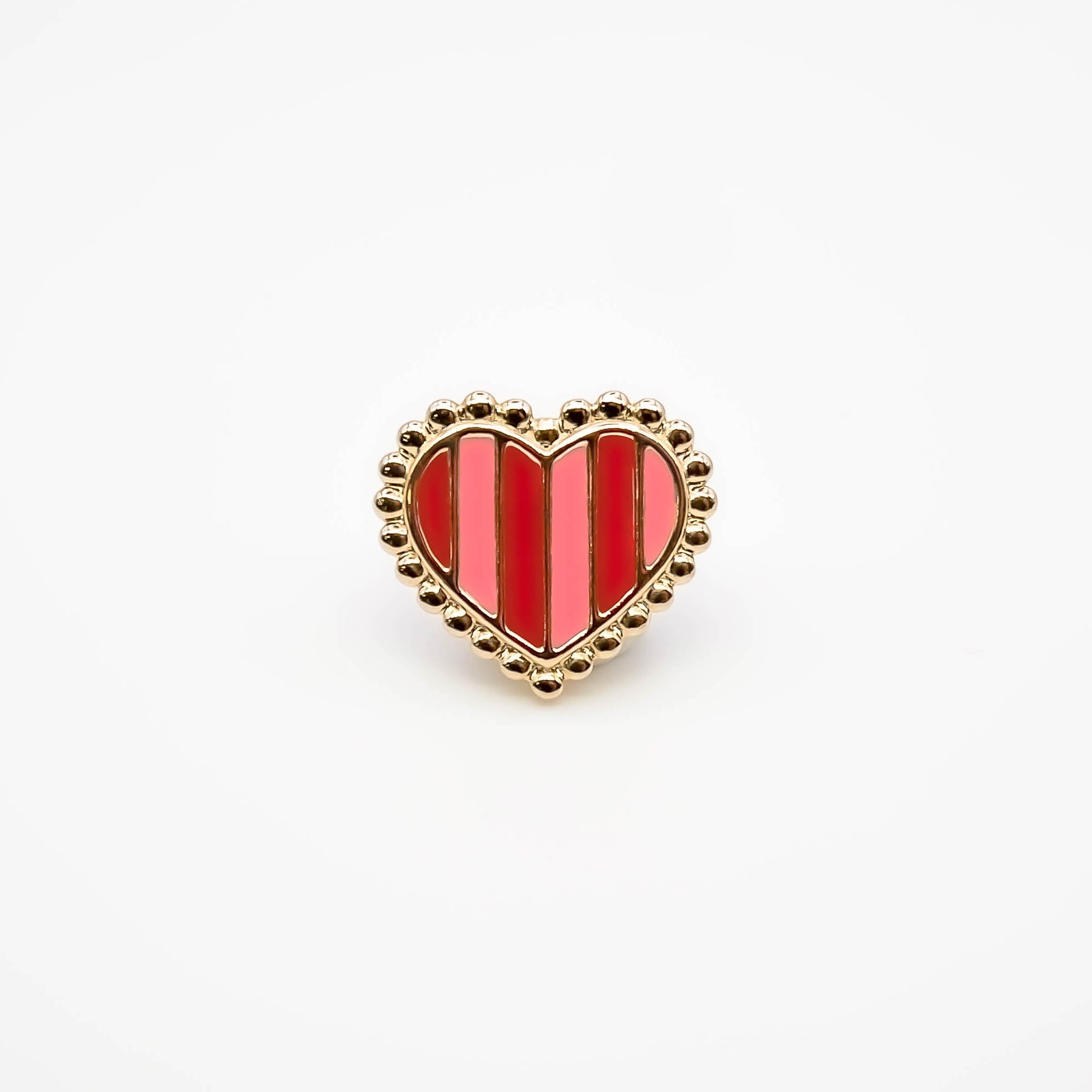 Pin's cœur rayé