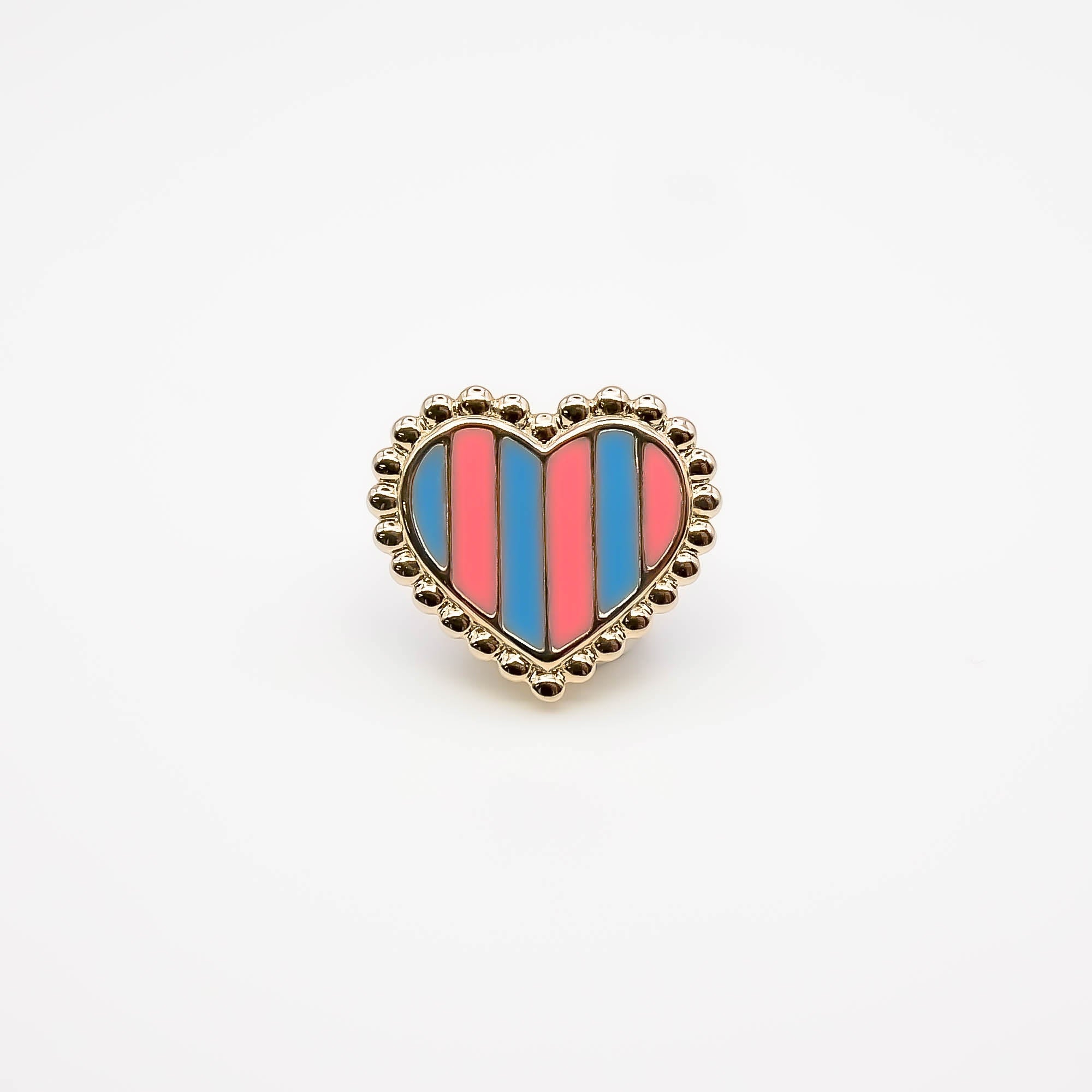 Pin's cœur rayé
