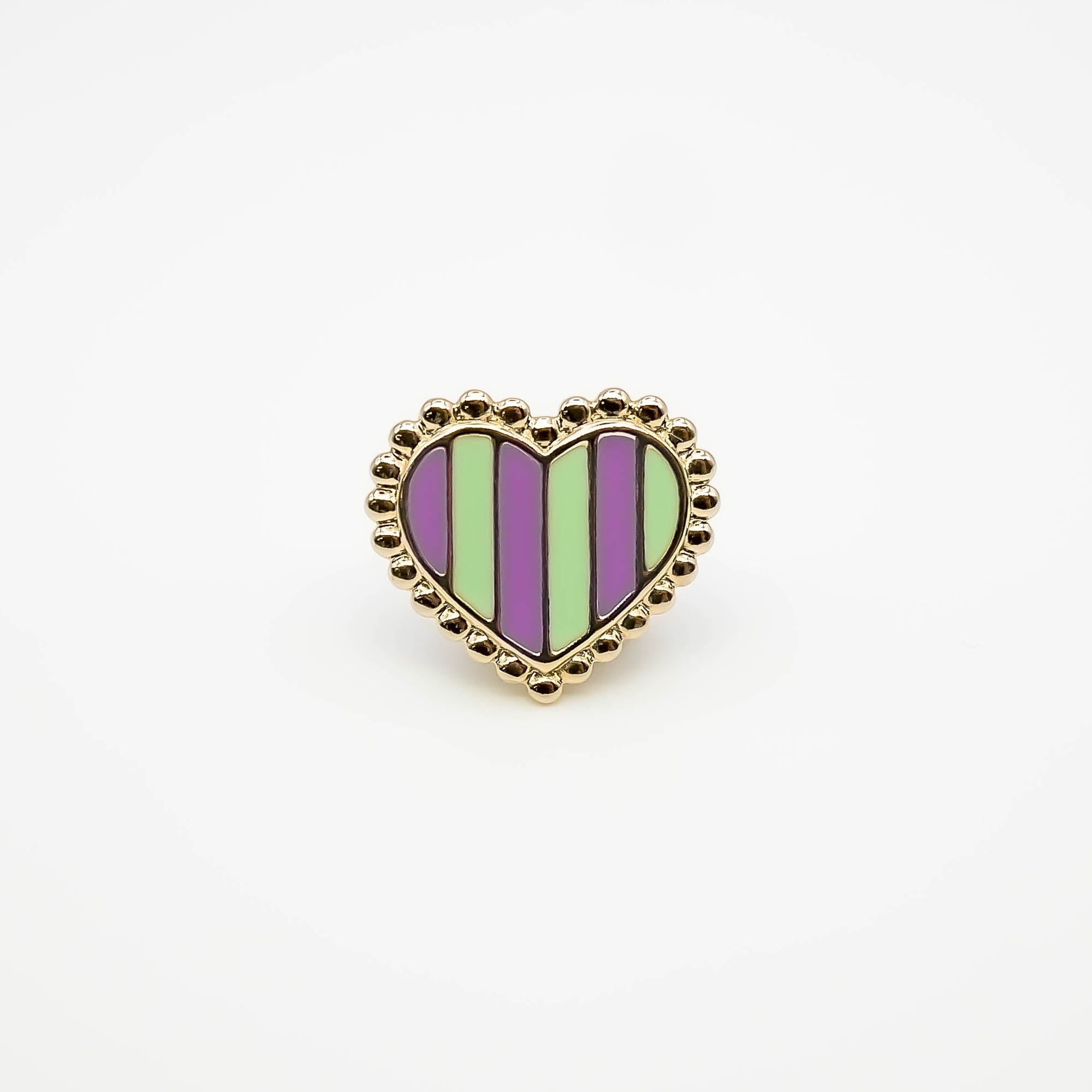 Pin's cœur rayé