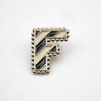 Pin's F