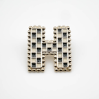 Pin's H