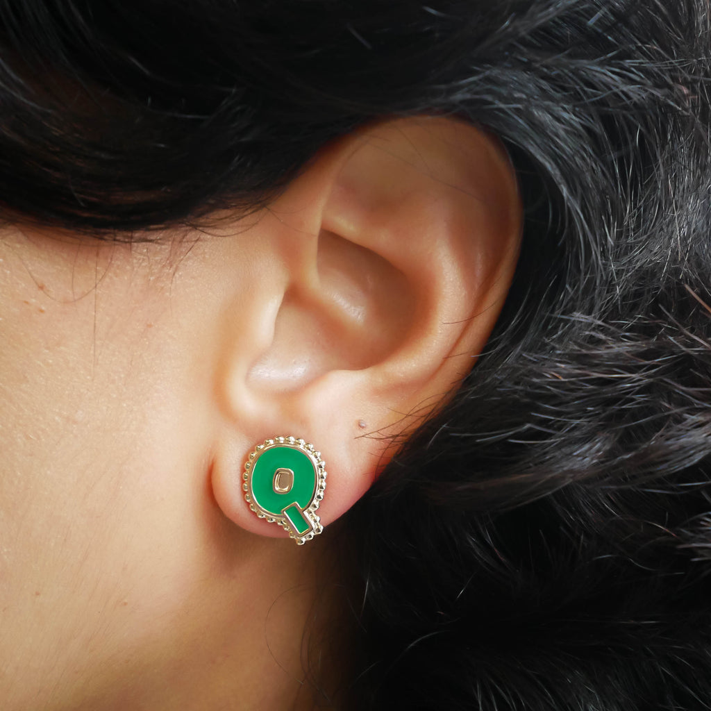 Boucles d'oreilles puce Q