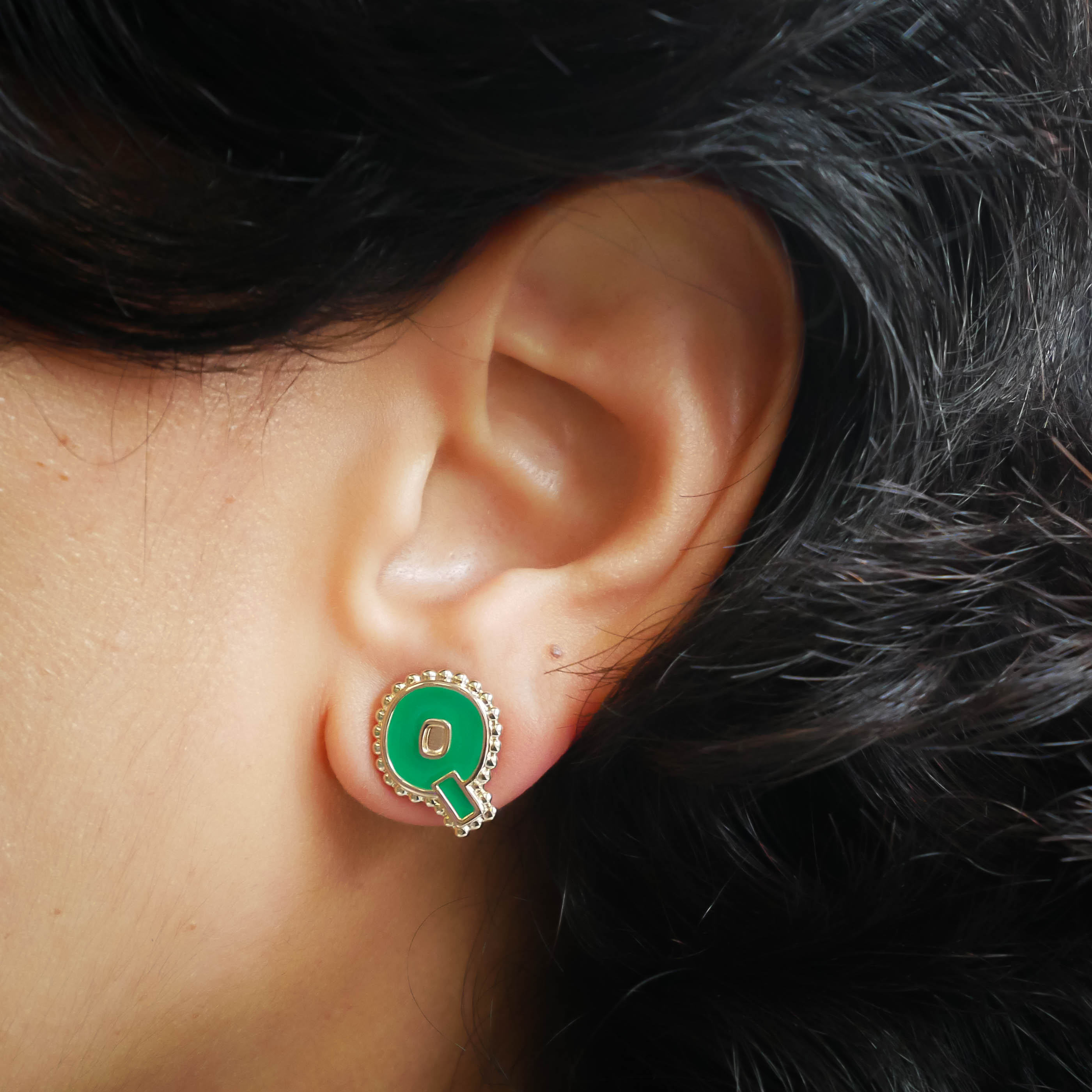 Boucles d'oreilles puce Q